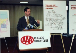 Keeping the media and public informed about Chicago-area highway projects.